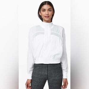 Lululemon Athletica Serve It Jacket Sz 6 cream/bone color
Excellent condition